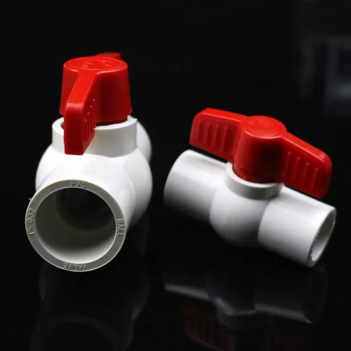 20mm-63mm 관 이음쇠는 PVC 볼 밸브 2.5MPa 동작 압력을 밸브를 답니다